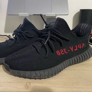 Yeezy 350 v2 bred